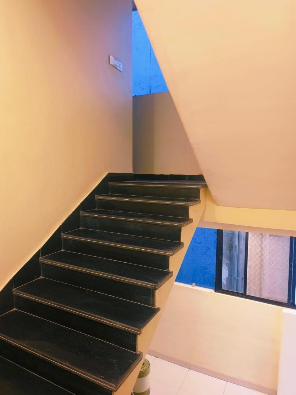 Hotel Dev Kripa Ujjain Buitenkant foto